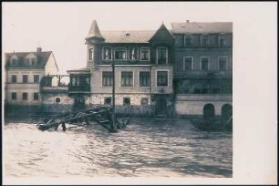 Dresden-Laubegast, Laubegaster Ufer 30. Uferbebauung mit Haus "Roland" bei Hochwasser