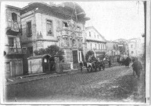 Türkei. Straßenbild mit Pferdefuhrwerk (vielleicht in Konstantinopel)