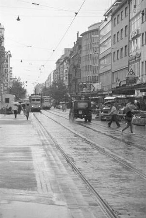 Verstärkte Überprüfung des Anlieger-Autoverkehrs in der Fußgängerzone der Kaiserstraße zwischen Herrenstraße und Waldstraße