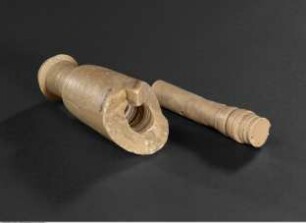 Flaschenfragment aus Alabaster
