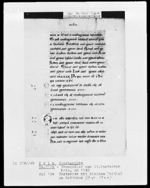Evangeliar aus St. Pantaleon, Köln — Textseite mit kleinem Initial zu Matthäus, Folio fol. 19v
