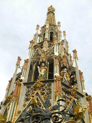 Nürnberg: Schöner Brunnen