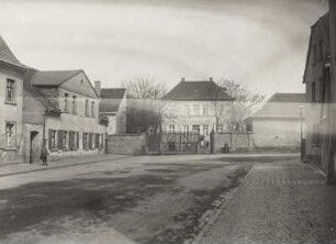 Stötteritz, Oberdorfstraße : Leipzig-Stötteritz, Oberdorfstraße. Blick zur alten Schule
