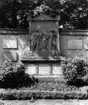 Familien Merck und Hoffmann; Darmstadt, Alter Darmstädter Friedhof I Mauer 123/124