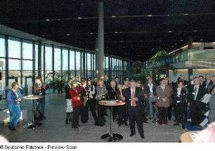 Präsentation an den Informationsständen im Foyer