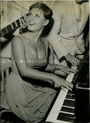 Marisa Allasio am Klavier