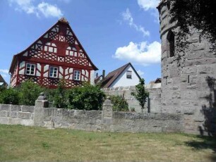 Kirchhof im Norden nach Nordwesten mit Nordturm