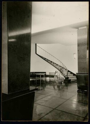 Unbekanntes Bürogebäude: Ansicht Foyer