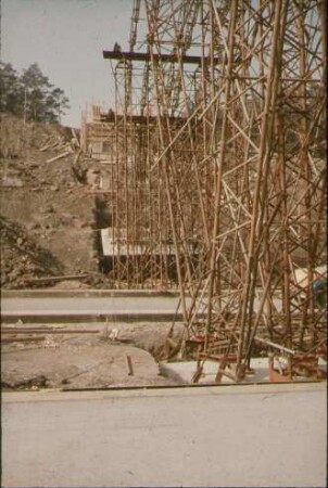 Bauwerk H 62,5, Reisberg-Überführung, Lehrgerüstbogen und Mittelturm