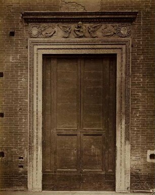 Portal der Kirche S. Maria in Portico in Siena