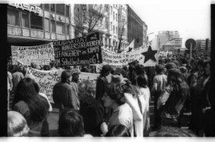 Kleinbildnegative: Mieter_innendemonstration, Tauentzienstraße, 1981