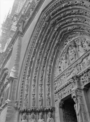 Südwestportal (Porte Sainte-Anne) — Archivolten mit Engeln, Patriarchen und Propheten