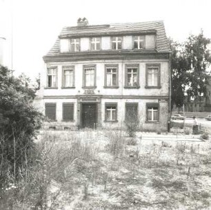 Cottbus, Thälmannplatz 51. Wohnhaus (um 1870). Straßenansicht