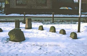Stormarnsches Dorfmuseum im Winter: Grenzsteine