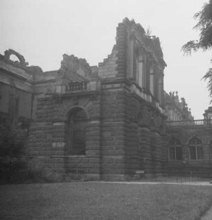 Dresden-Altstadt. Zwinger. Ruine der Sempergalerie