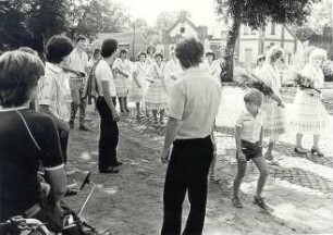 Hahnrupfen in Tauer : Ort: Turjej / Tauer. Hahnrupfen, Festzug durch das Dorf
