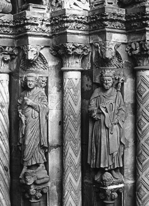 Freiberg (Sachsen), St. Marien, Goldene Pforte, Gewände rechts, Johannes Ev. und König David