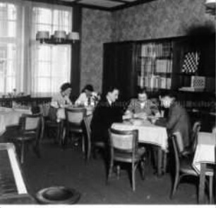 NS-Musterbetrieb National-Bank, Gefolgschaftraum