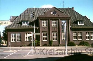 Kreisberufsschule [Bad Oldesloe]: Grabauer Straße / Ecke Lorenzstraße: Außenansicht