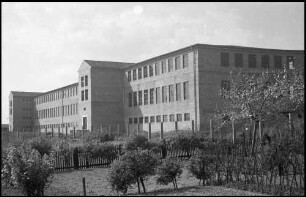 Warburg: Konservenfabrik, Gesamtansicht von Süden