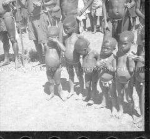 Einheimische Kinder im "Tal der tausend Hügel", Dorf westlich von Durban, Südafrika