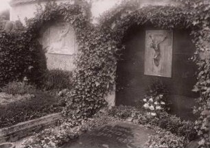 Rottach-Egern, Grabmal für Ludwig Thoma : Rottach-Egern. Grabmale der Schriftsteller Ludwig Ganghofer und Ludwig Thoma