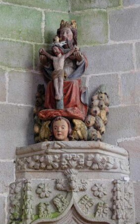 Frankreich. Bretagne. Morbihan. La Trinite Langonnet. Kirche innen. Dreifaltigkeitsgruppe