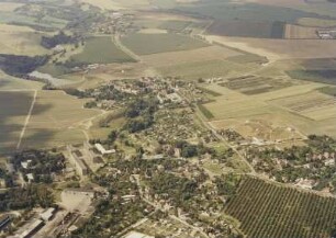 Stadtteilansicht mit Schloß und Straße nach Bannewitz-Goppeln