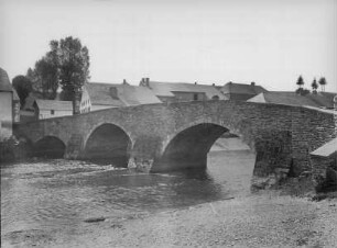 Alte Brücke über die Sûre