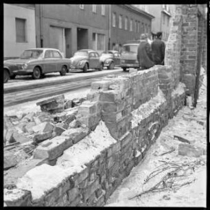 Eingerissene Backsteinwand in der Krummen Straße