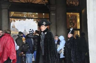 Karneval in Venedig : Aufgenommen am Rosenmontag, dem 20. Februar 2012 auf dem Markusplatz in Venedig