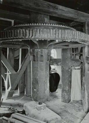 Turmholländerwindmühle Pahrenz bei Prausitz, erbaut 1889, Inneres, Getriebe und Spurlager der Königswelle