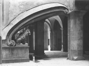 Torbogen mit Sitzendem Löwen (wahrscheinlich in Venedig)