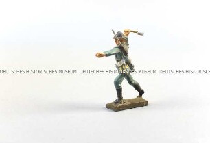 Massefigur: Französischer Handgranatenwerfer, stürmend, werfend