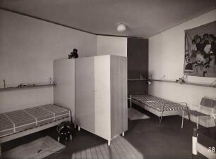 XI. Triennale Mailand, Deutscher Pavillon, Architektin Brigitte D'Ortschy