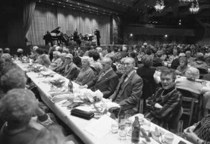 Winterfeier der Arbeiterwohlfahrt Kreisverband Karlsruhe für ältere Mitbürger im Weinbrenner-Saal der Stadthalle Karlsruhe