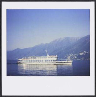Schiff auf dem Lago Maggiore in der Nähe von Ascona