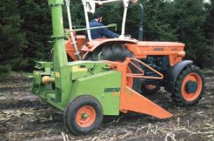 Fotografie: Erntetechnik, Silomais, Maishäcksler angebaut, Trommelfeldhäcksler