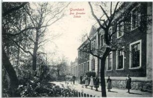 Grumbach. Schule