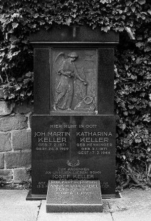 Friedhof, Friedhofskreuz und Grabmale; Hofheim am Taunus, Borngarten, Eichstraße