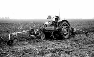 Beetpflug am Agri-Robot von Eicher