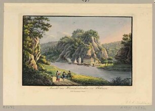 Das Elbtal mit Herrnskretschen (Hřensko, Tschechien) in der Böhmischen Schweiz nach Norden, rechts die Mündung der Kamnitz vor dem Herrenhaus und Felsen