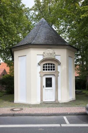 Ehrenmal für die Gefallenen beider Weltkriege / Kapelle Sankt Johannes Nepomuk