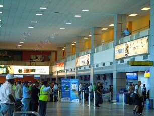Flughafen Panama-City - Terminal : Terminalhalle, aufgenommen am 16. September 2011 am Internationalen Flughafen Tocumen in Panama-City