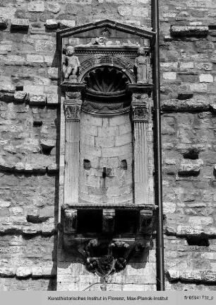 Pilaster mit zwei Nischen