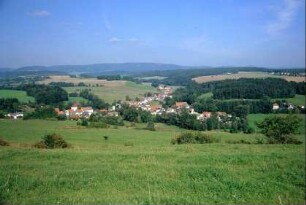 Blick auf Almerswind, am rechten Bildrand Gemeinde Roth auf der Höh