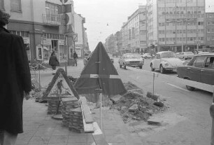 Reparaturarbeiten in der Kaiserstraße Ecke Waldhornstraße im Zusammenhang mit der Zerstörung eines Telefonkabels im Zuge von Straßenbauarbeiten