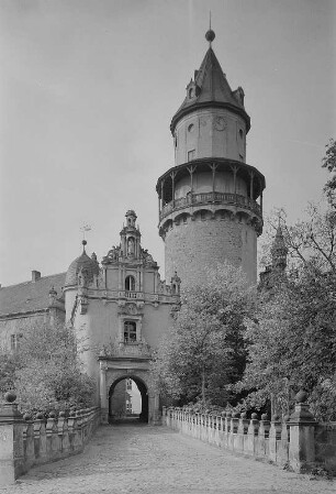 Wiesenburg/Mark. Schloss Wiesenburg, Torhaus und Turm