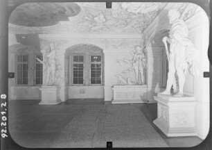 Sondershausen. Schloß (1534-um 1550, Umbau und Erweiterung ab 1680, Ausstattung um 1690/1700). Riesensaal im Südflügel