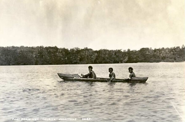 "Hommes de Port Adam en canoë, Malaita"